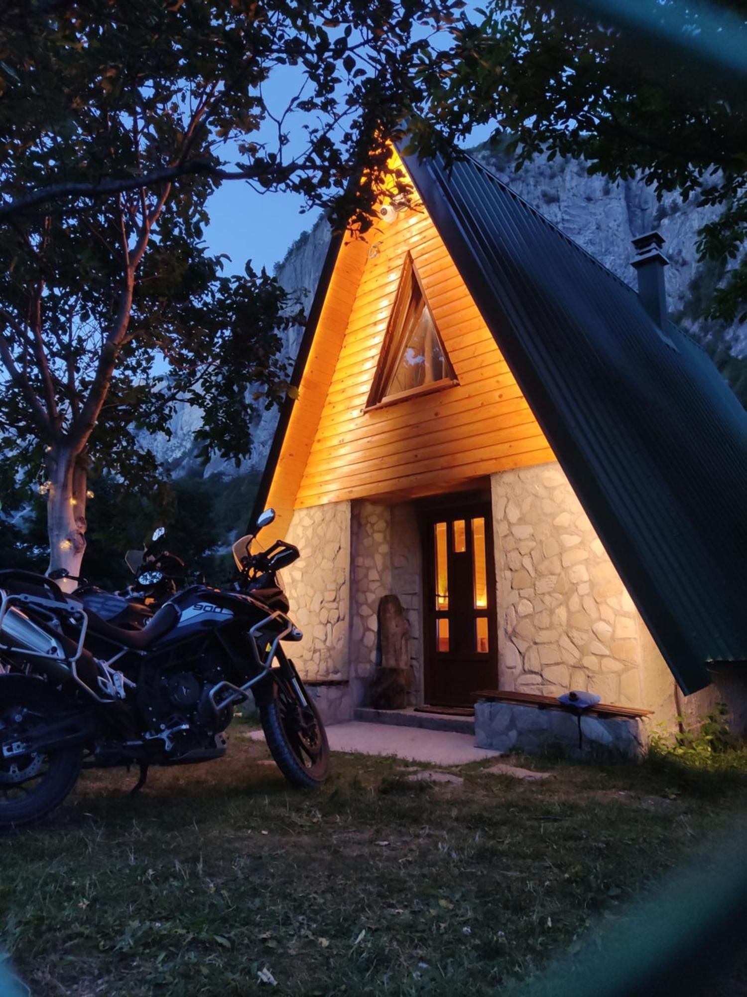 Eco Resort Komarnica Savnik ภายนอก รูปภาพ